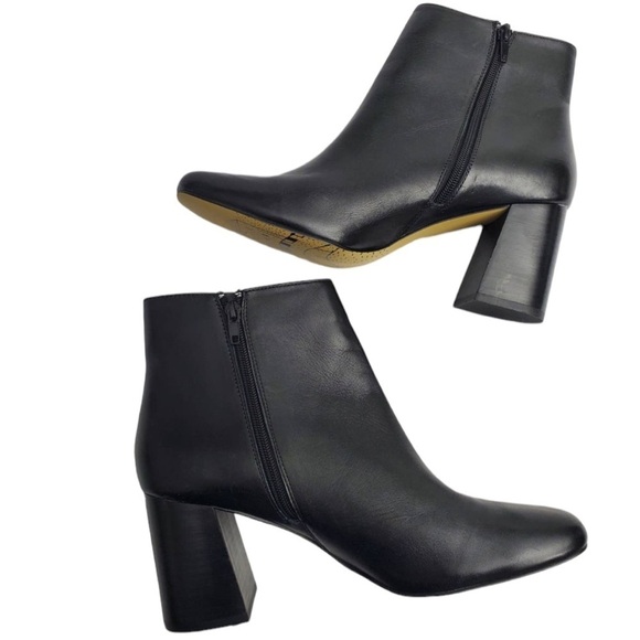 Bella Vita Black Wilma Leather Bootie Block Heel Soft, Supple Leather - Picture 5 of 7